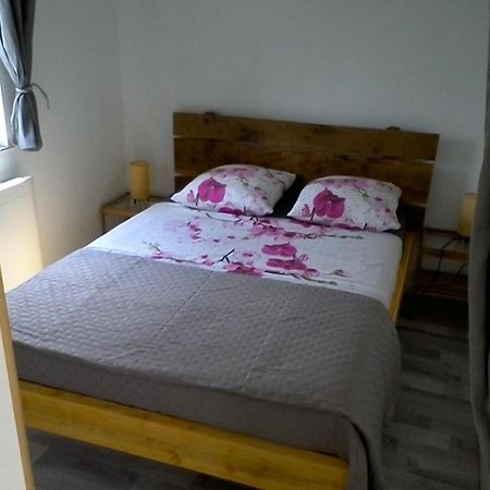 Chambres D'Hotes A La Campagne Senonches Екстер'єр фото